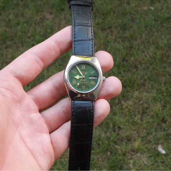 Citizen Other - Vintage 1973 Citizen Automatic Mens Silver Watch W/daydate & Green accents